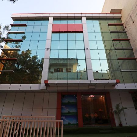 Hotel O Cloud Ню Делхи Екстериор снимка