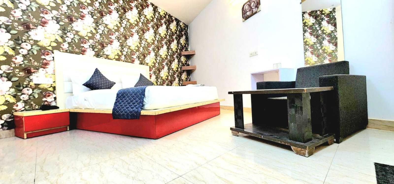 Hotel O Cloud Ню Делхи Екстериор снимка