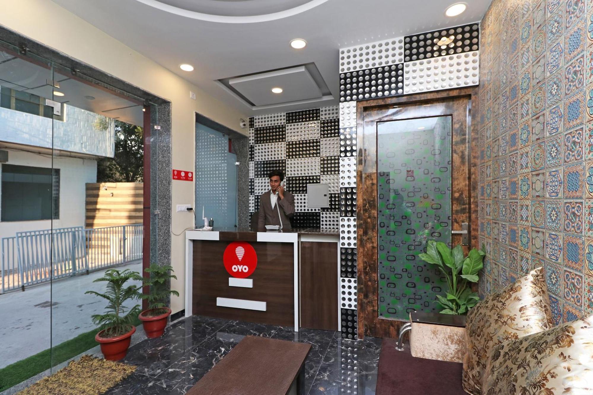 Hotel O Cloud Ню Делхи Екстериор снимка